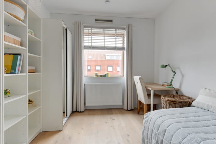 Foto 28 van Brederostraat 5