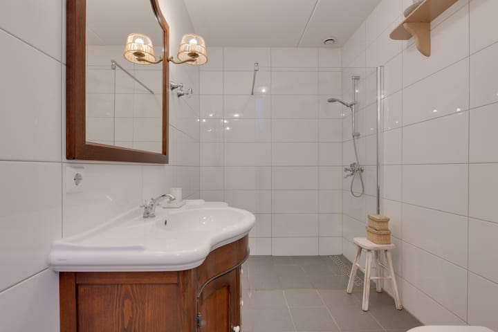 Foto 23 van Brederostraat 5