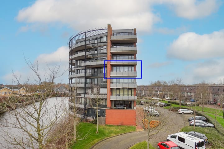 Stella Agsteribbeland 65