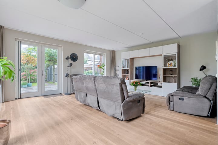 Foto 6 van Weegbree 17