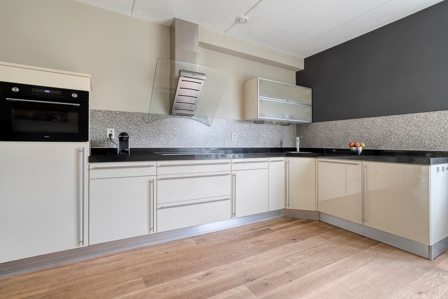 Foto 10 van Weegbree 17