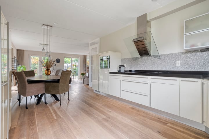 Foto 11 van Weegbree 17