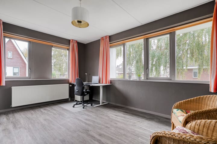 Foto 22 van Weegbree 17