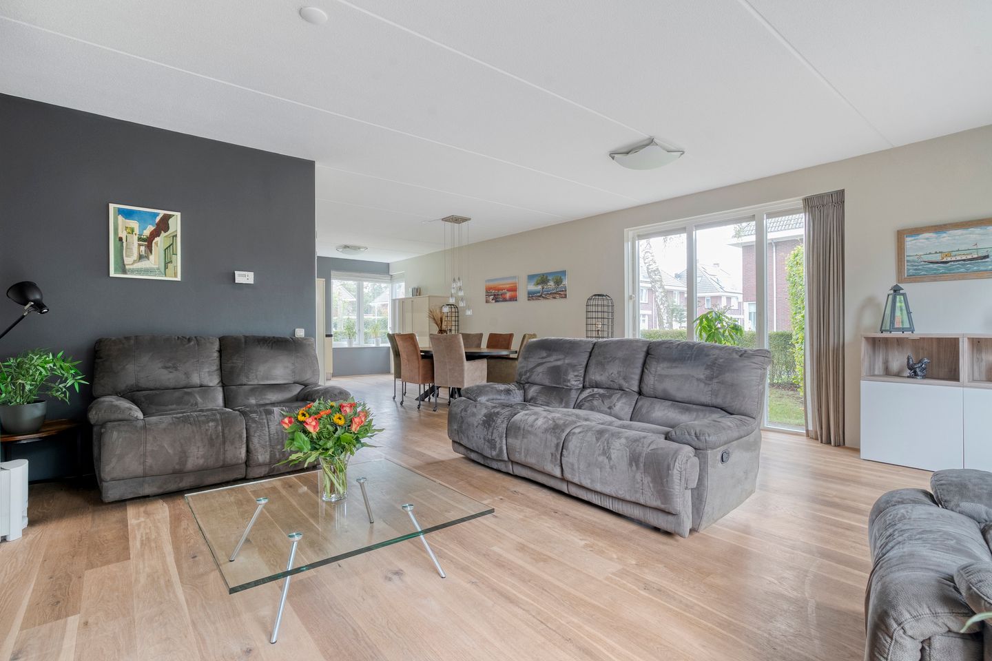 Foto 5 van Weegbree 17