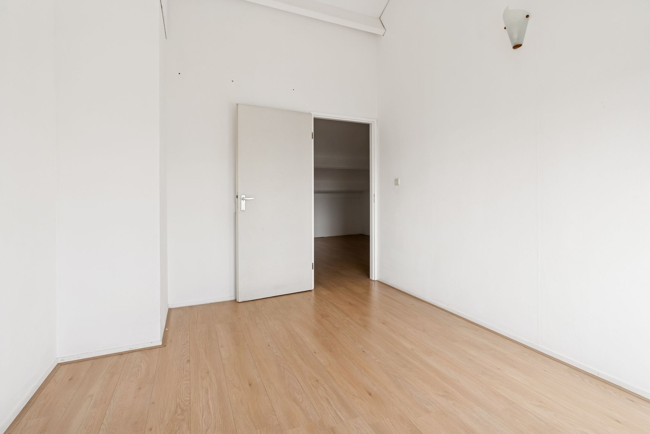 Foto 24 van Haarlemplein 42