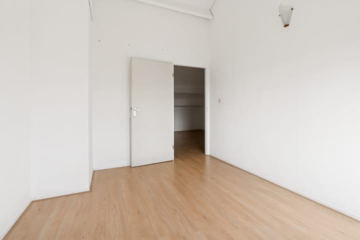 Foto 24 van Haarlemplein 42