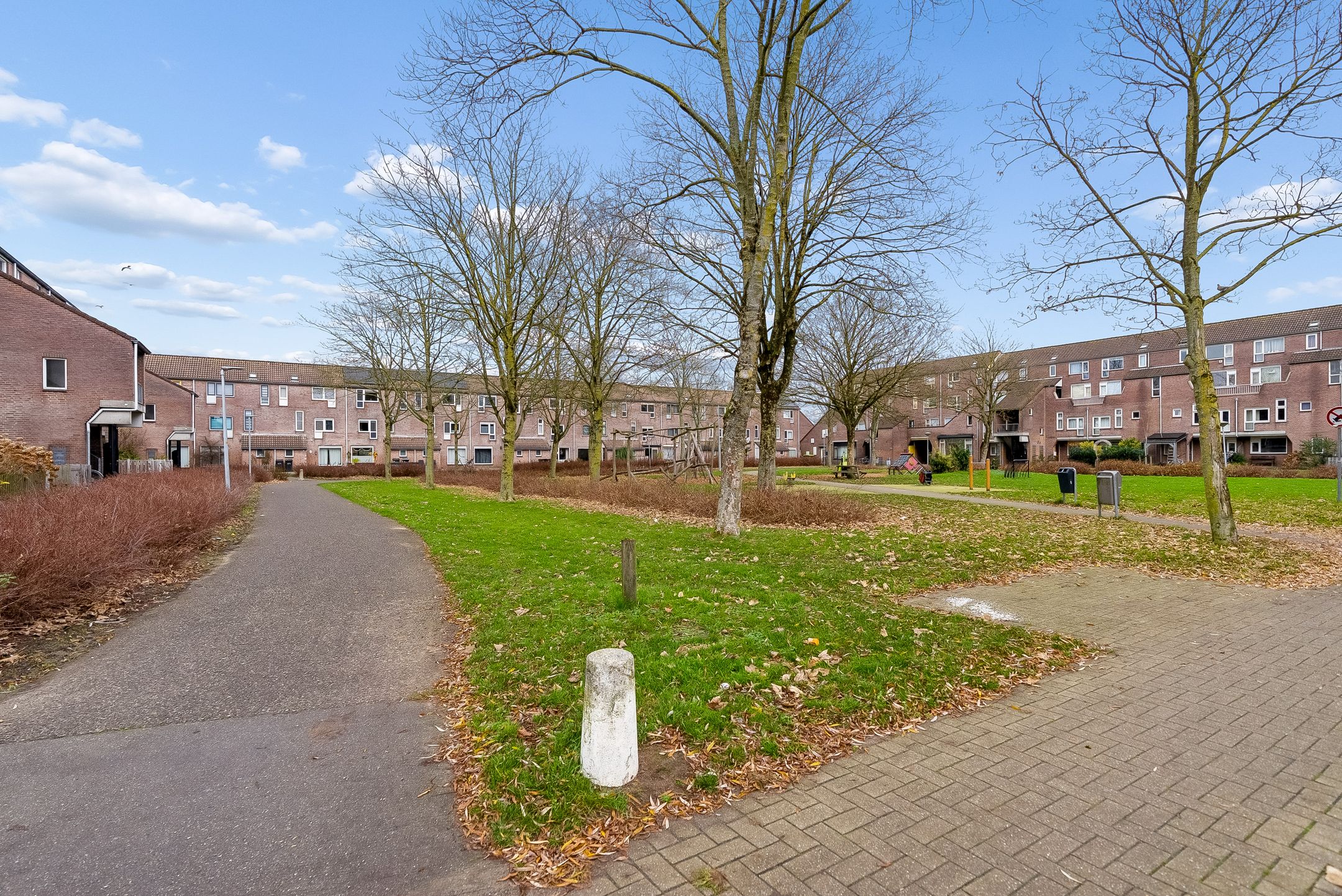 Foto 33 van Haarlemplein 42