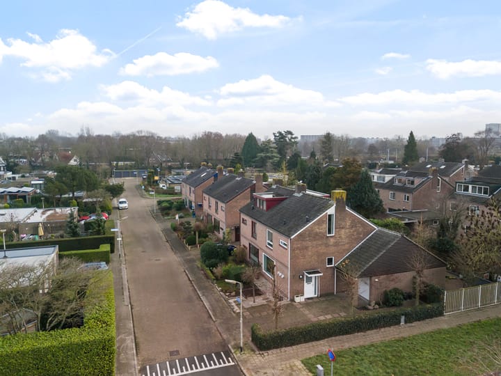 Photo 2 of Goedroenstraat 1