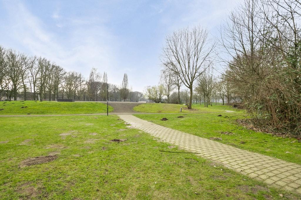 Photo 40 of Goedroenstraat 1