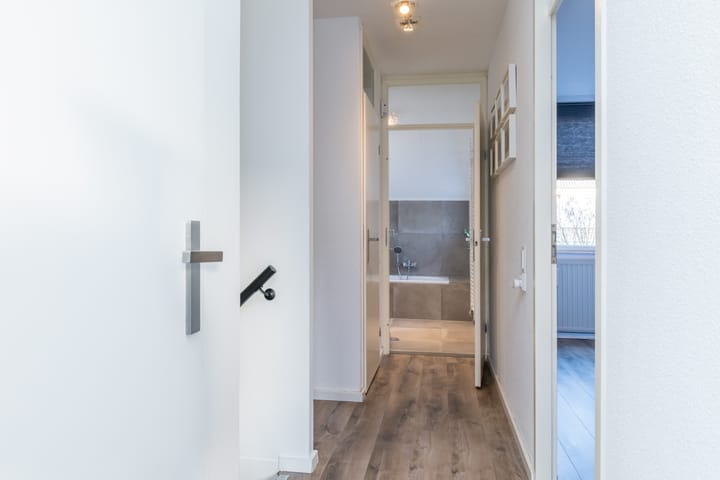 Photo 32 of Streekstraat 8