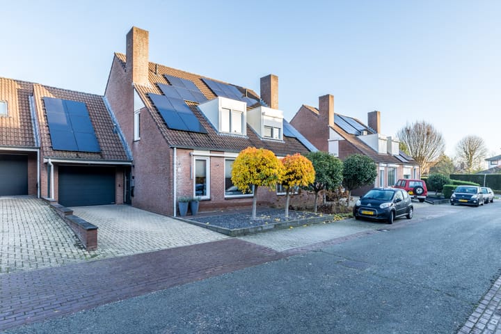 Photo 41 of Streekstraat 8