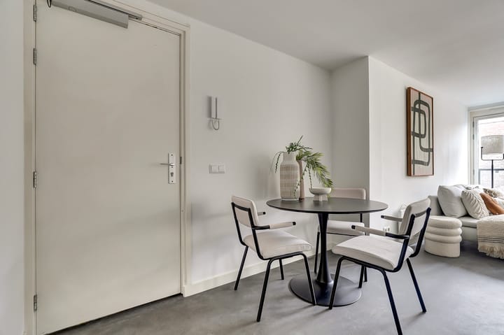 Photo 10 of Sint Anthoniestraat 15-A