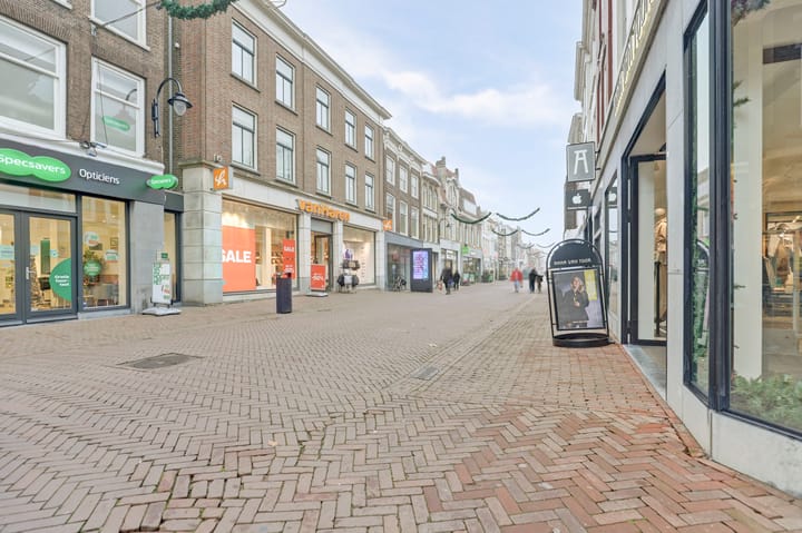 Photo 21 of Sint Anthoniestraat 15-A