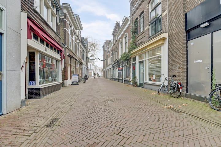 Photo 22 of Sint Anthoniestraat 15-A