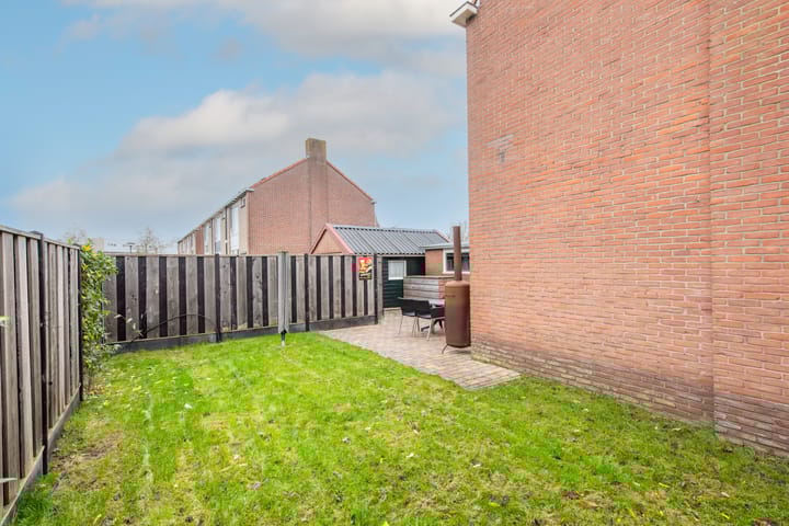 Photo 32 of Wagenaarstraat 15