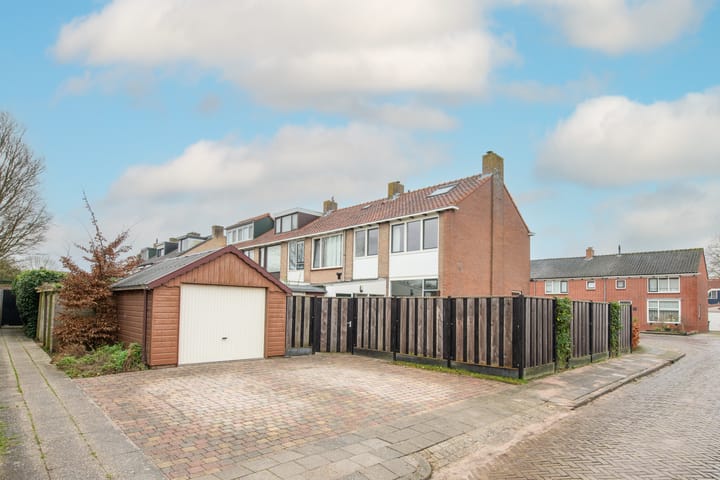 Photo 38 of Wagenaarstraat 15