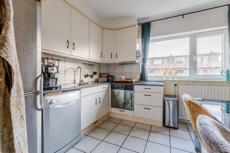 Lunette 21 tertiary image