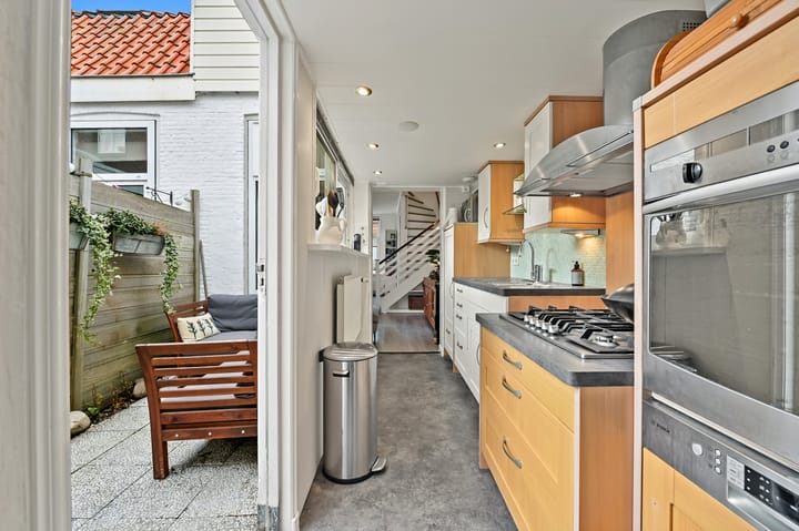 Foto 9 van Van Bleyswijckstraat 56