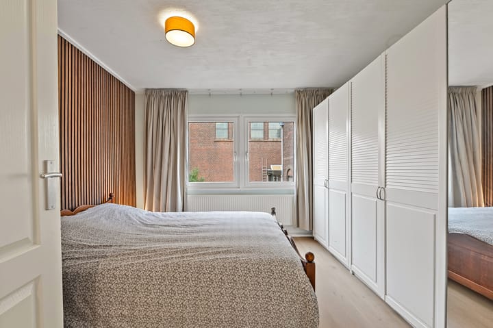 Foto 13 van Van Bleyswijckstraat 56