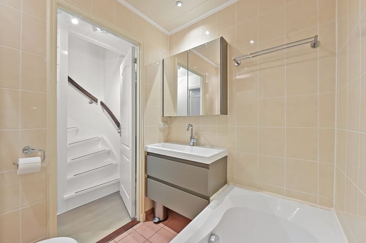 Foto 19 van Van Bleyswijckstraat 56