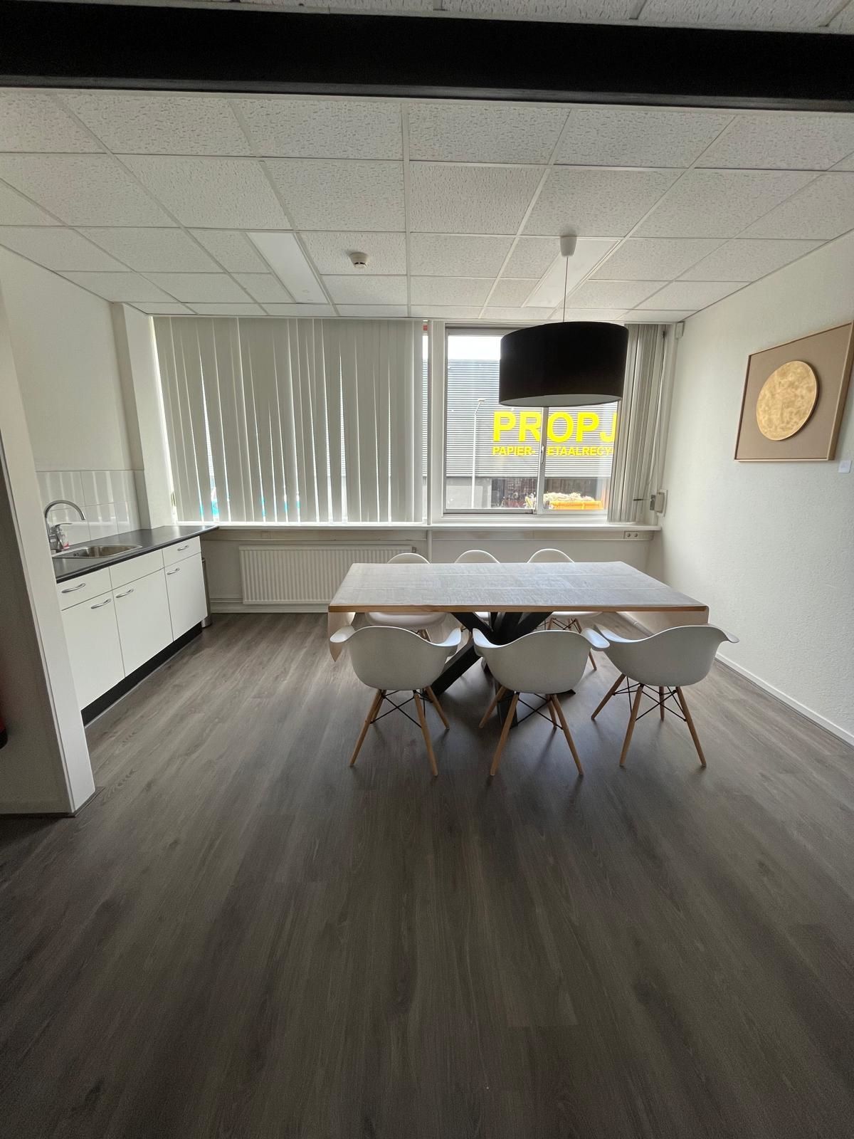 View photo 2 of Nieuwe Havenweg 53