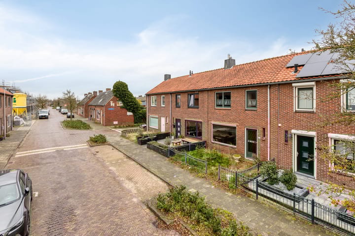 Foto 32 van Burg Moorsstraat 34