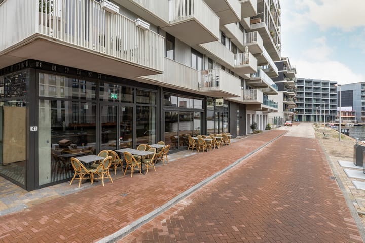 Photo 42 of Lia Doranastraat 10