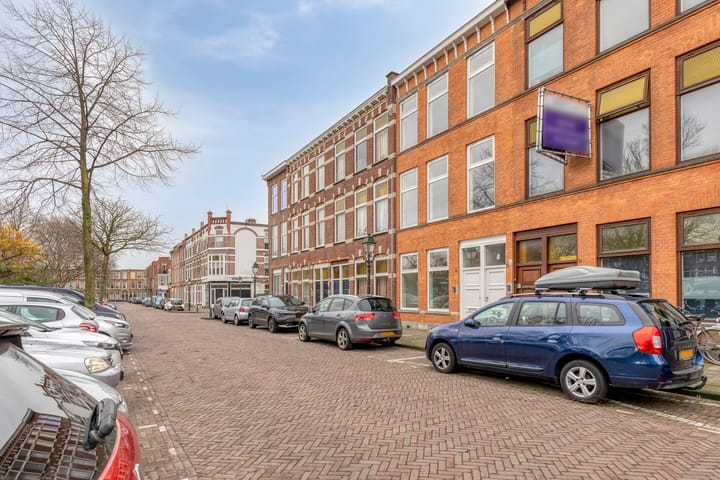 Photo 2 of Newtonplein 5