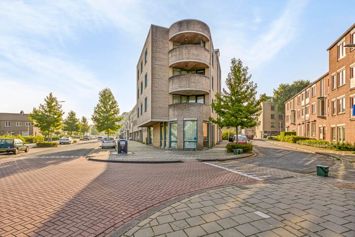 Foto 1 van Van Karnebeekstraat 1-A