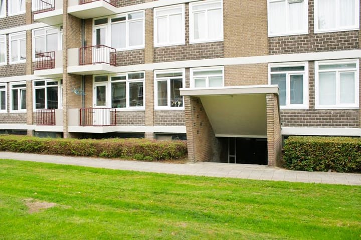 Photo 12 of Outshoornstraat 53