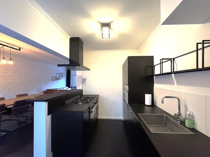 Foto 8 van Leenderweg 219