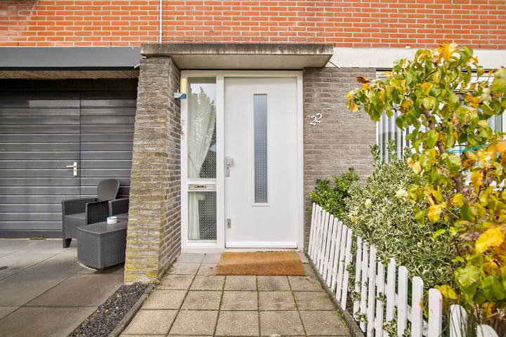 Photo 2 of Galjoen 22