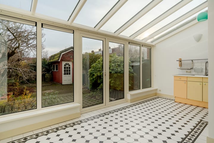 Photo 13 of Johan de Wittstraat 14