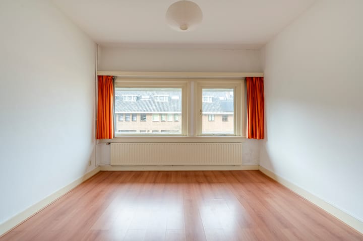 Photo 28 of Johan de Wittstraat 14