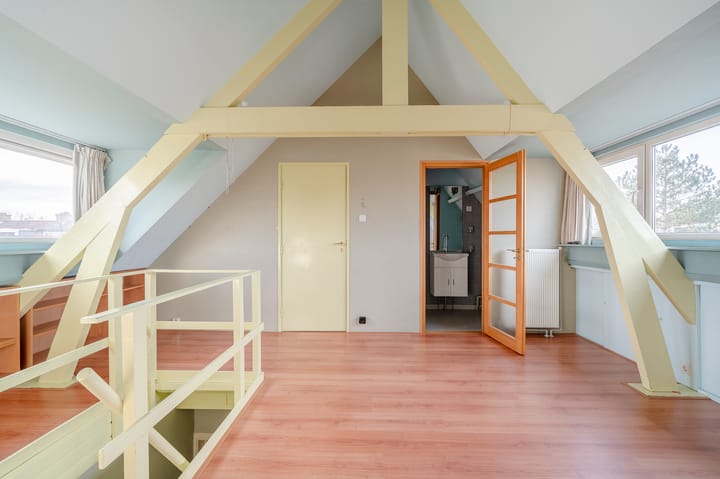 Photo 31 of Johan de Wittstraat 14