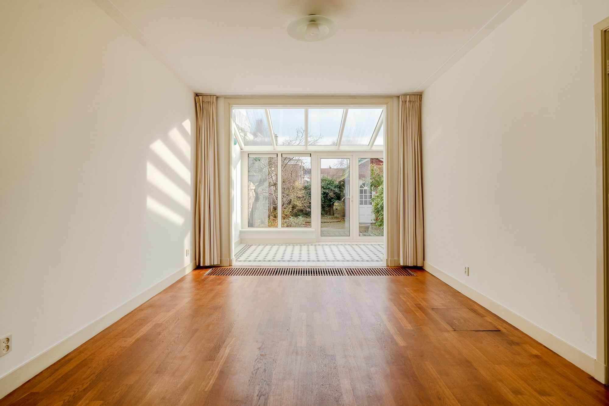 Foto 9 van Johan de Wittstraat 14