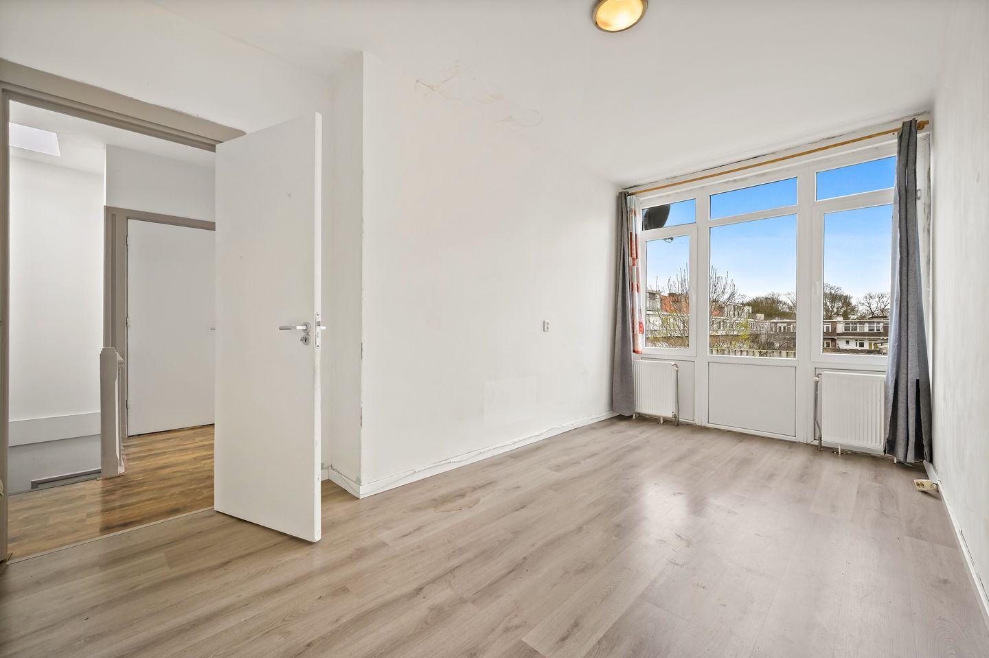 Photo 14 of Dautzenbergstraat 92