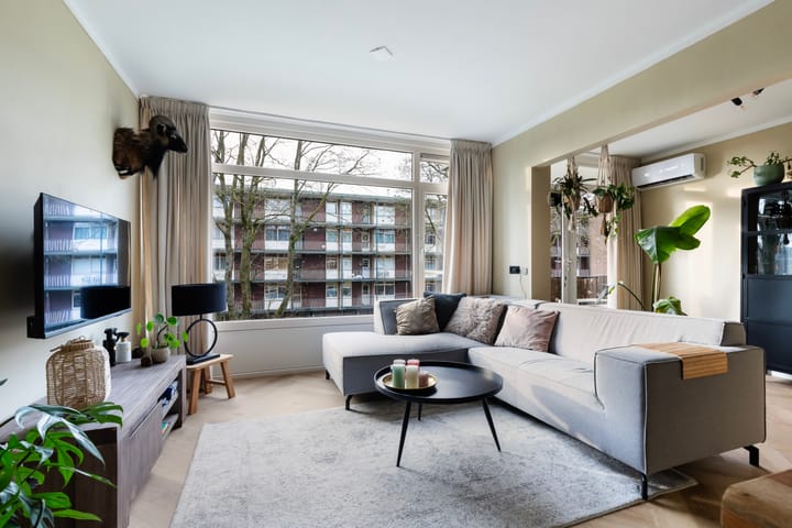 Photo 13 of Cort van der Lindenstraat 34