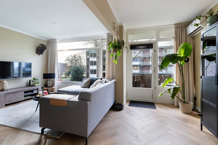 Photo 10 of Cort van der Lindenstraat 34