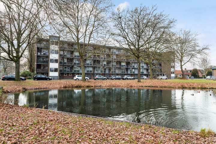 Photo 7 of Cort van der Lindenstraat 34