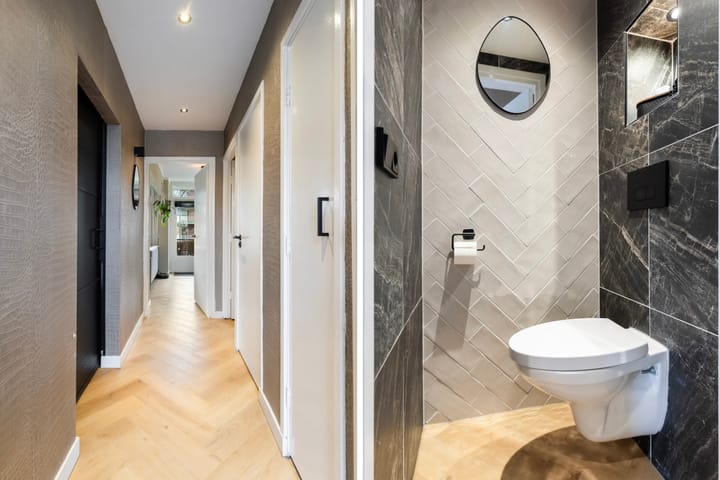 Photo 9 of Cort van der Lindenstraat 34