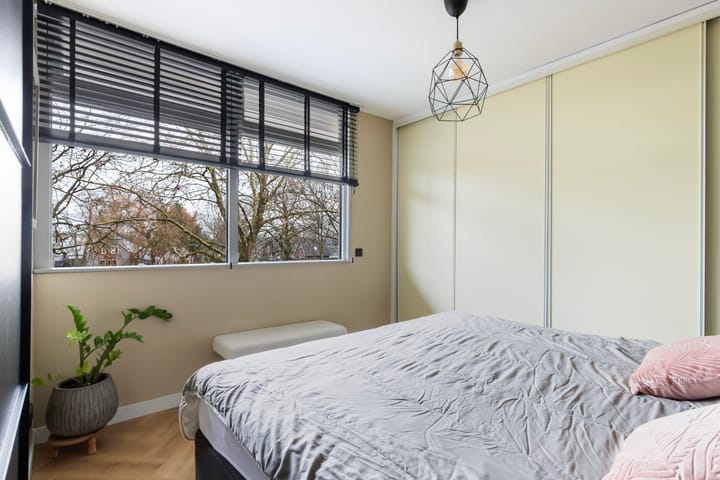 Photo 26 of Cort van der Lindenstraat 34