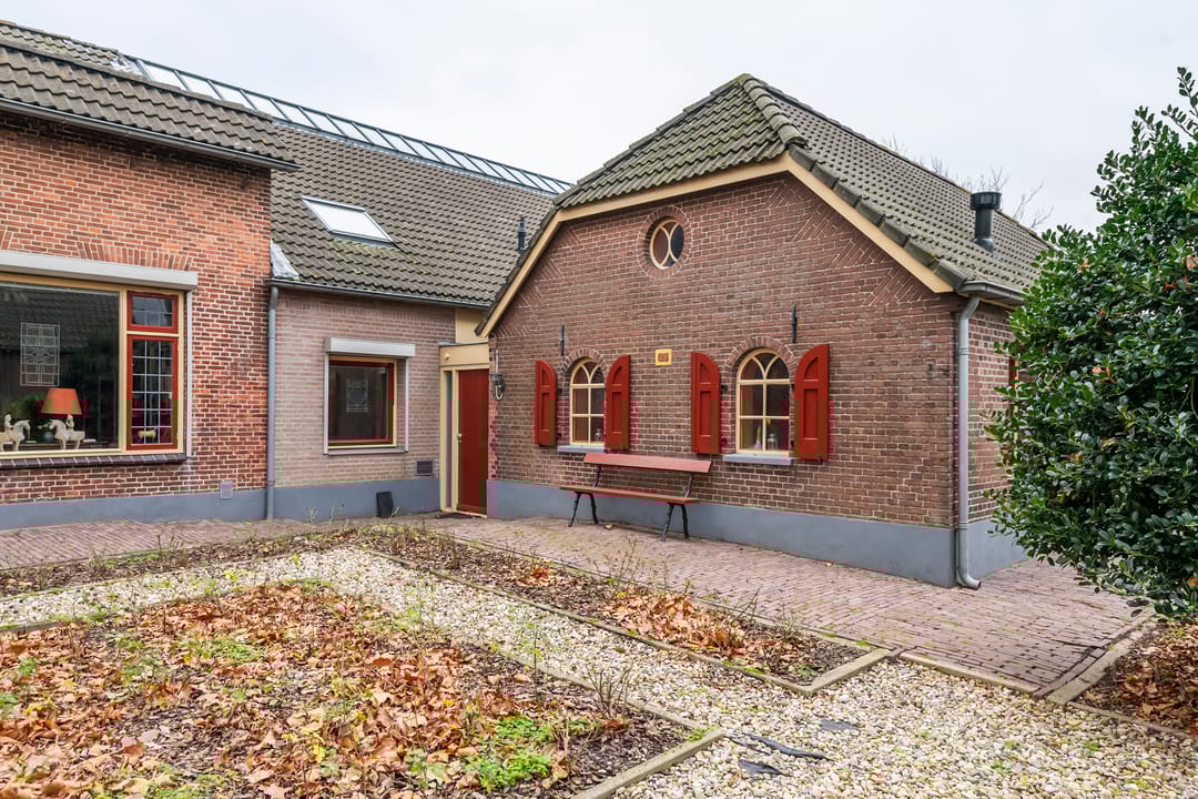 Foto 16 van Dorpsplein 2