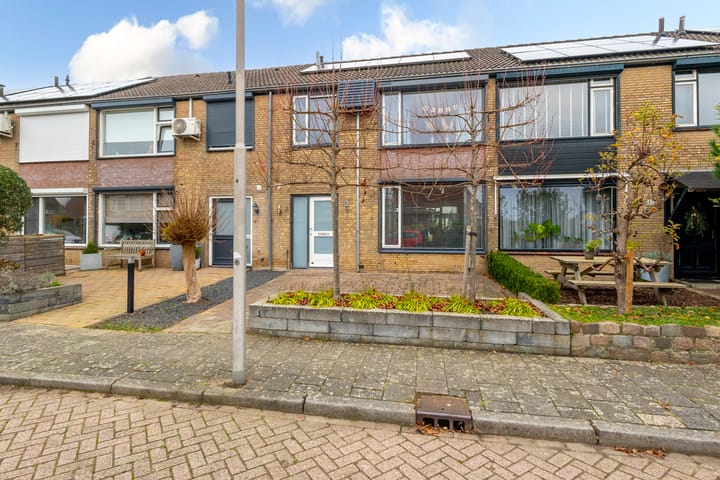 Foto 1 van van Wenastraat 9