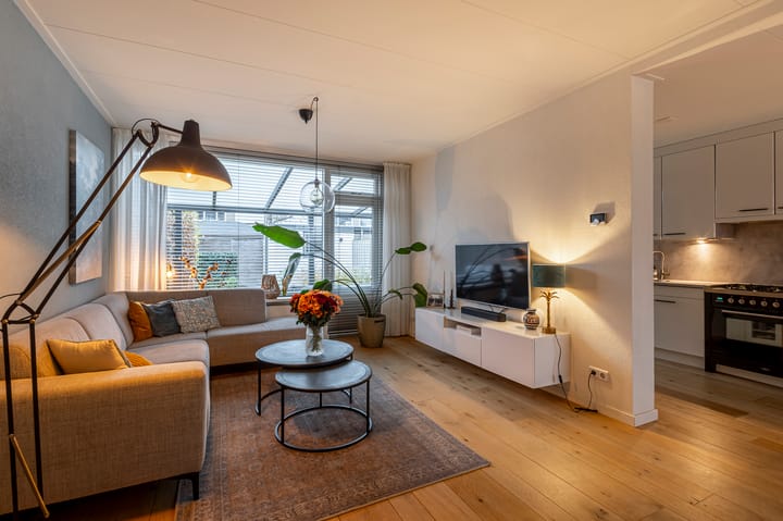 Foto 6 van van Wenastraat 9