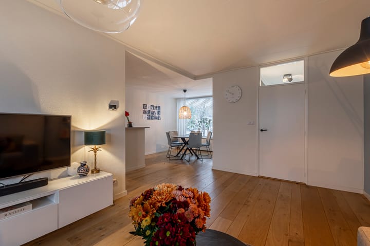 Foto 9 van van Wenastraat 9