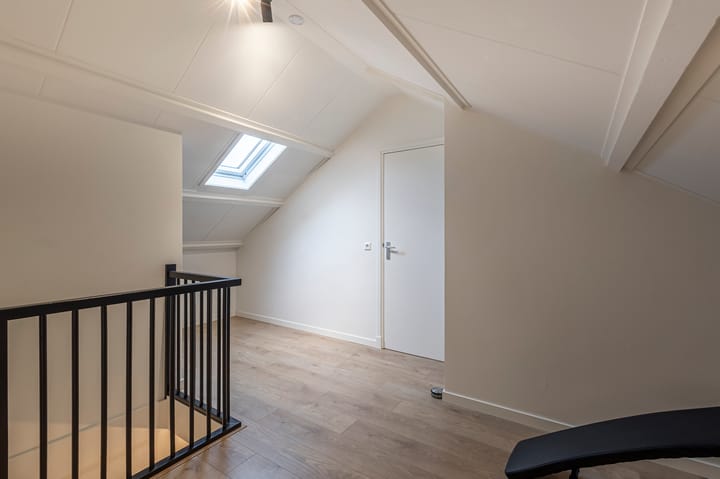 Foto 32 van van Wenastraat 9