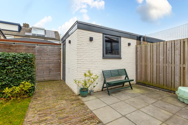 Foto 38 van van Wenastraat 9