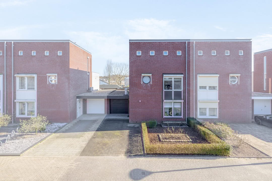 Foto 1 van Smaragd 16