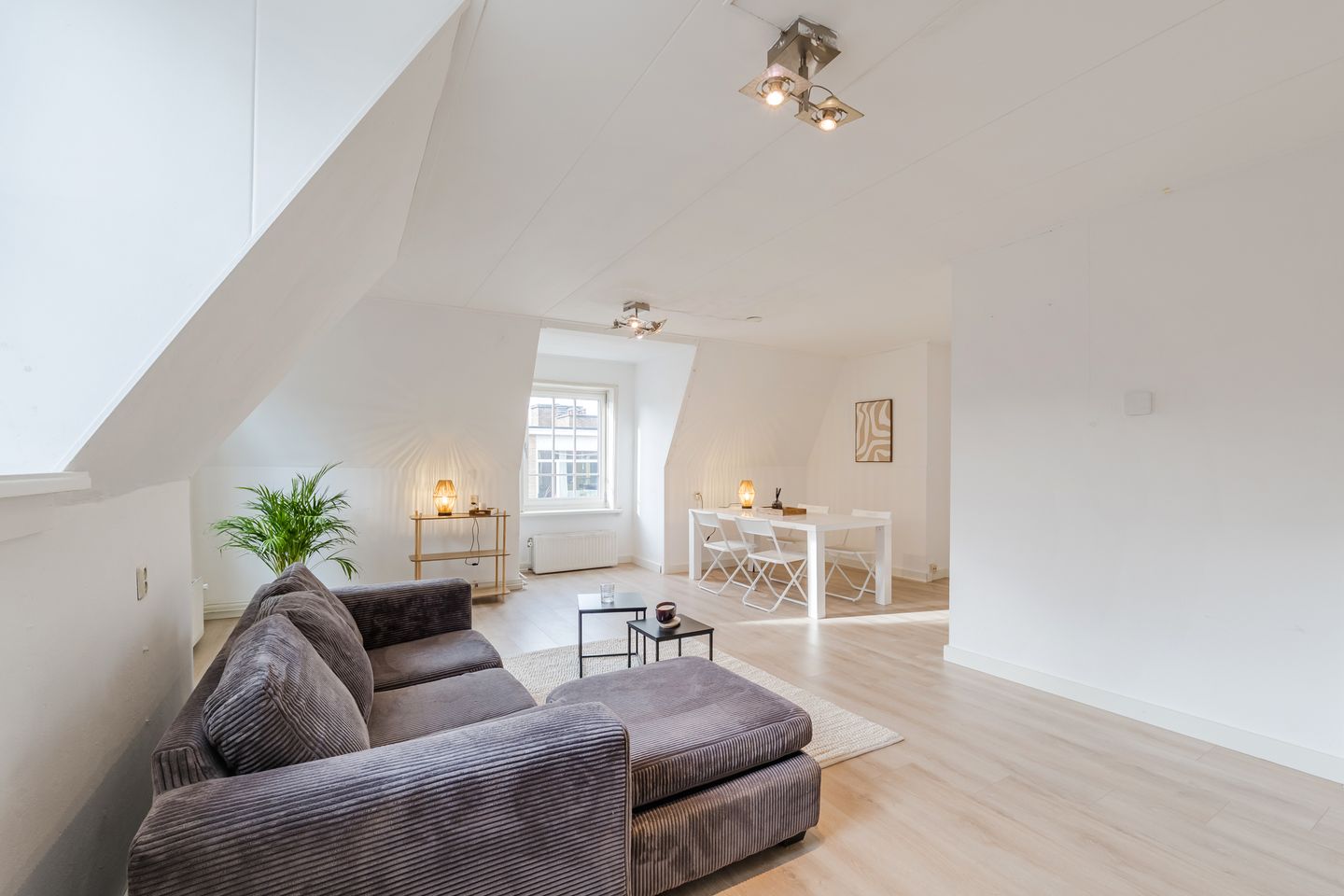 Photo 10 of Stoeldraaierstraat 15-A